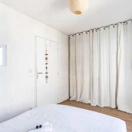 Appartamento Guestready - Urban Retreat With Sunny Terrace Parigi